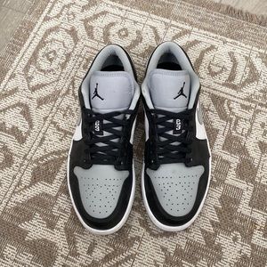 Air Jordan 1 Low Smoke Grey